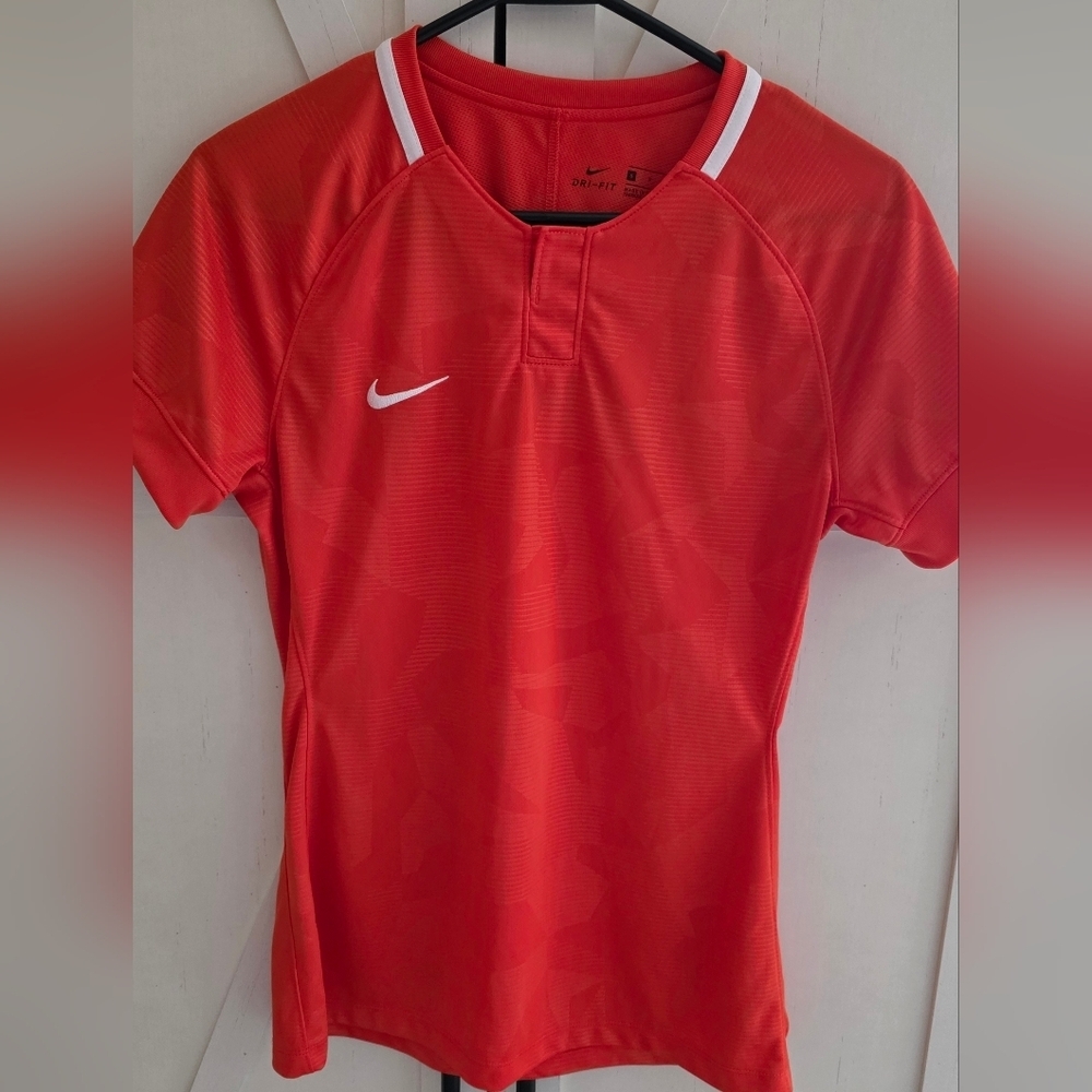 Nike Women's Orange Short Sleeve Athletic Top
